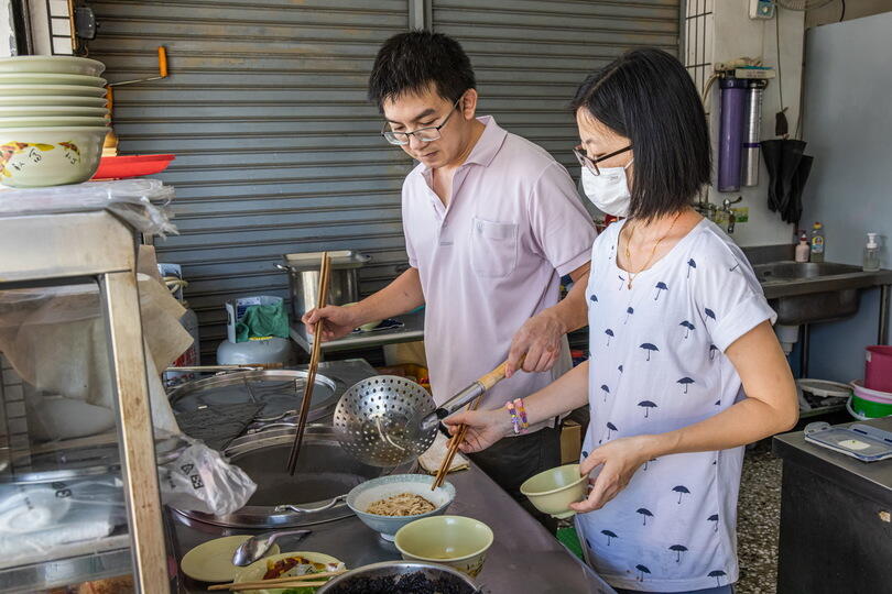 育佳麵店